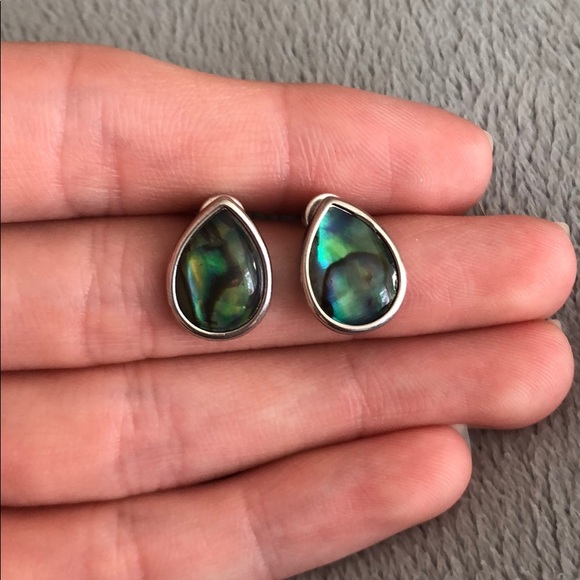 Stud earrings - Picture 2 of 2